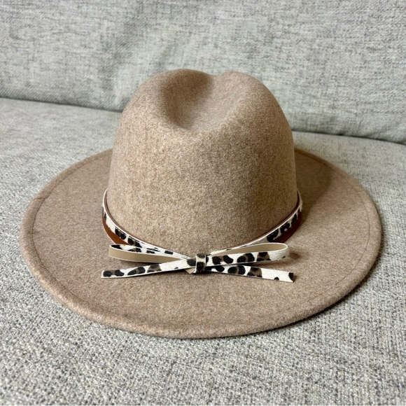 Tan Wide Brim Fedora with Leopard Band - Picture 2 of 6